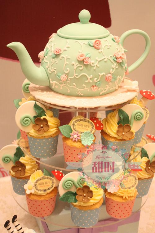 甜時烘焙-愛麗絲花園店-alice 家的超美翻糖蛋糕,烘焙主管是美國裂Ё