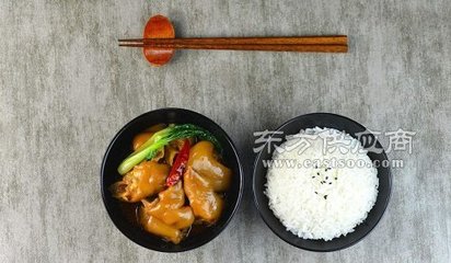 餐飲加盟創業怎么樣-現在餐飲加盟哪個好-臻味可快餐